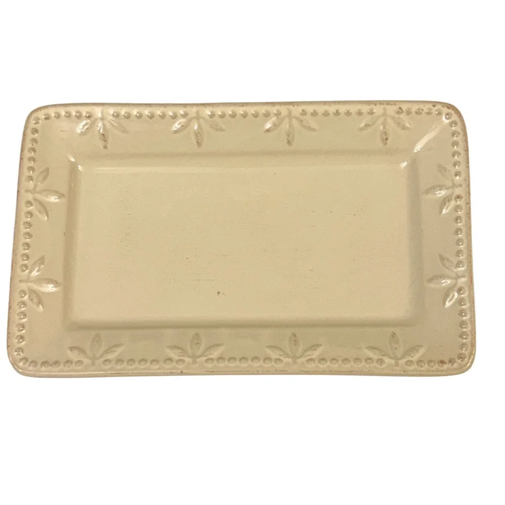 Sorrento Signature Embossed Cream Serving Platters Set 2 11.75" & 8.5" - Picture 8 of 11